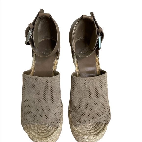 Marc Fisher Taupe/Neutral platform espadrilles.  Size 5 - Picture 5 of 11